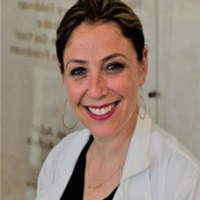Директор женской больницы “Хелен Шнайдер”, больница “Бейлинсон”, Медицинский центр им Рабина.