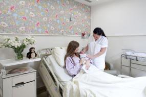 Родильное отделение нового типа открылось в женской больнице Хелен Шнайдер